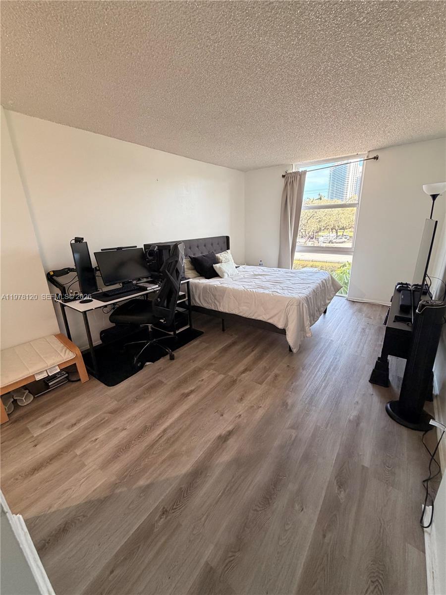 WOODSIDE APTS CONDO - Residential Lease