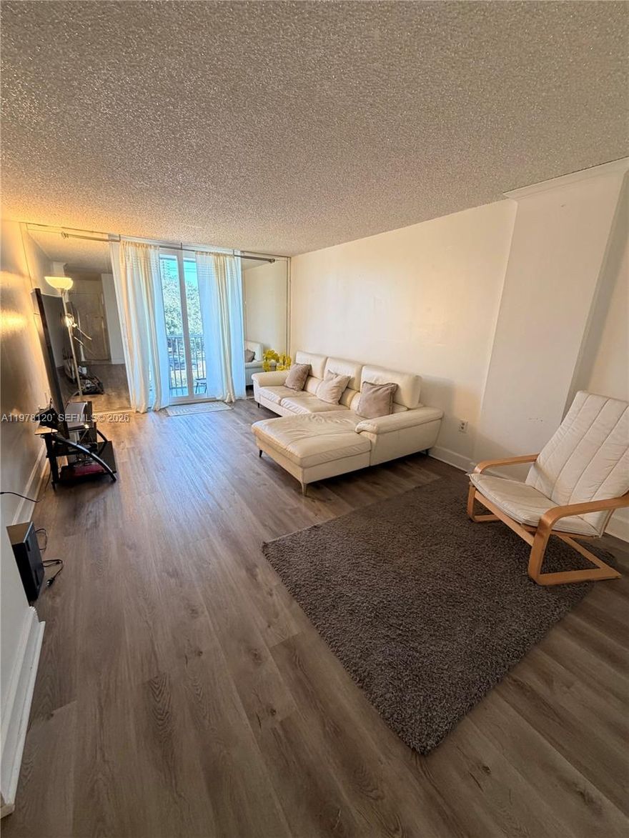 Available May 5th Charming and spacious 2BR/2BA condo in a great location near Biscayne Boulevard. Walk or take a short drive to shopping, dining, and Costco, plus you’re just 5 minutes from Aventura Mall. A wonderful place to call home in a sought-after neighborhood.
