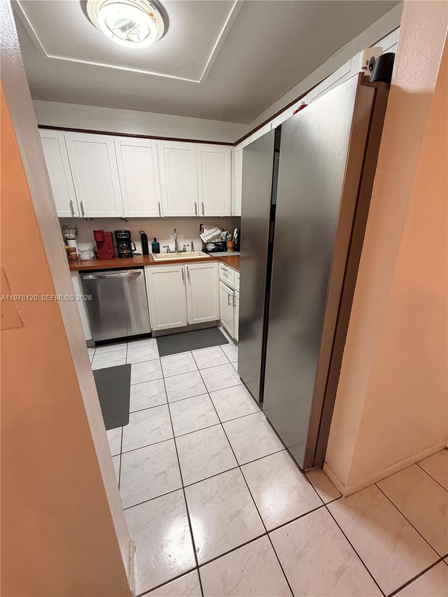 WOODSIDE APTS CONDO - Residential Lease