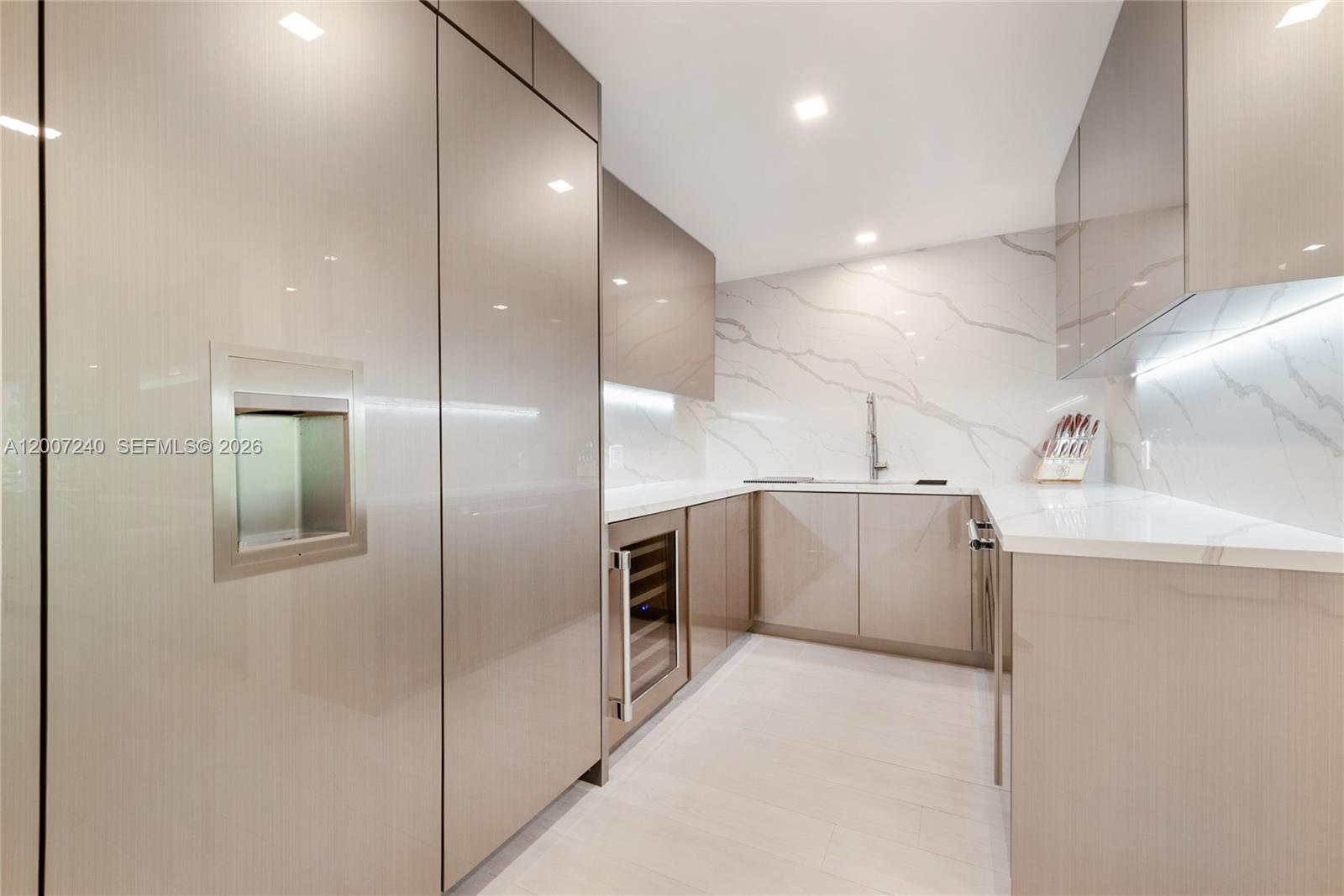 2901 S Bayshore Dr 5E