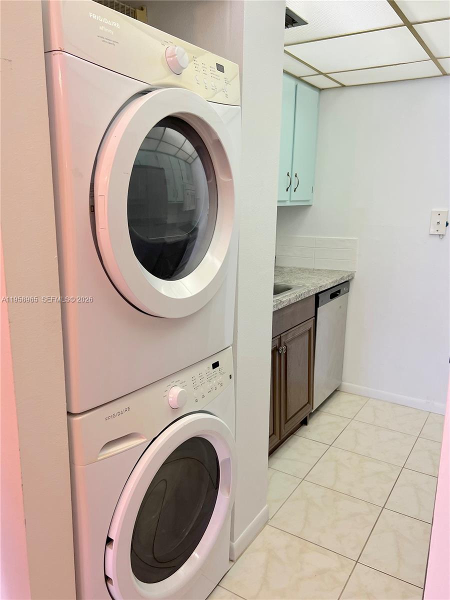 RAMBLEWOOD EAST CONDO - Residential Lease