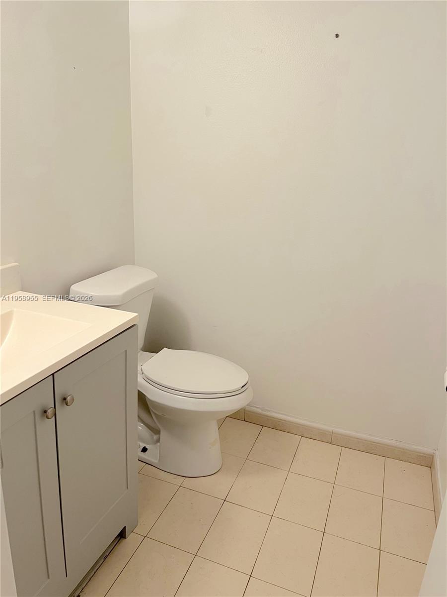 RAMBLEWOOD EAST CONDO - Residential Lease