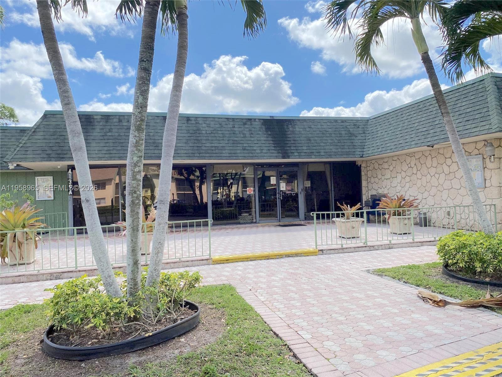 RAMBLEWOOD EAST CONDO - Residential Lease