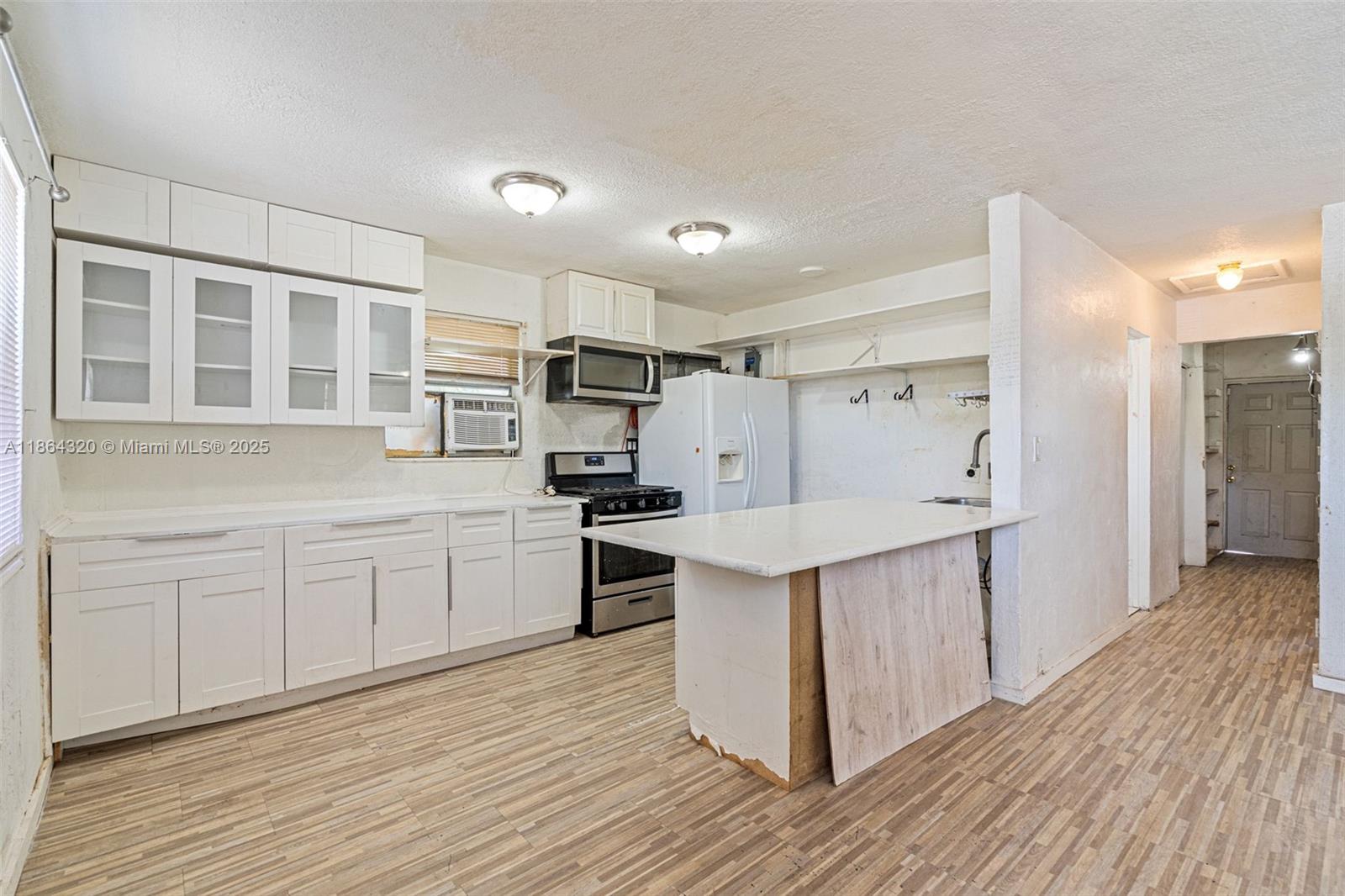 NORTH WEST LAUDERDALE - Residential