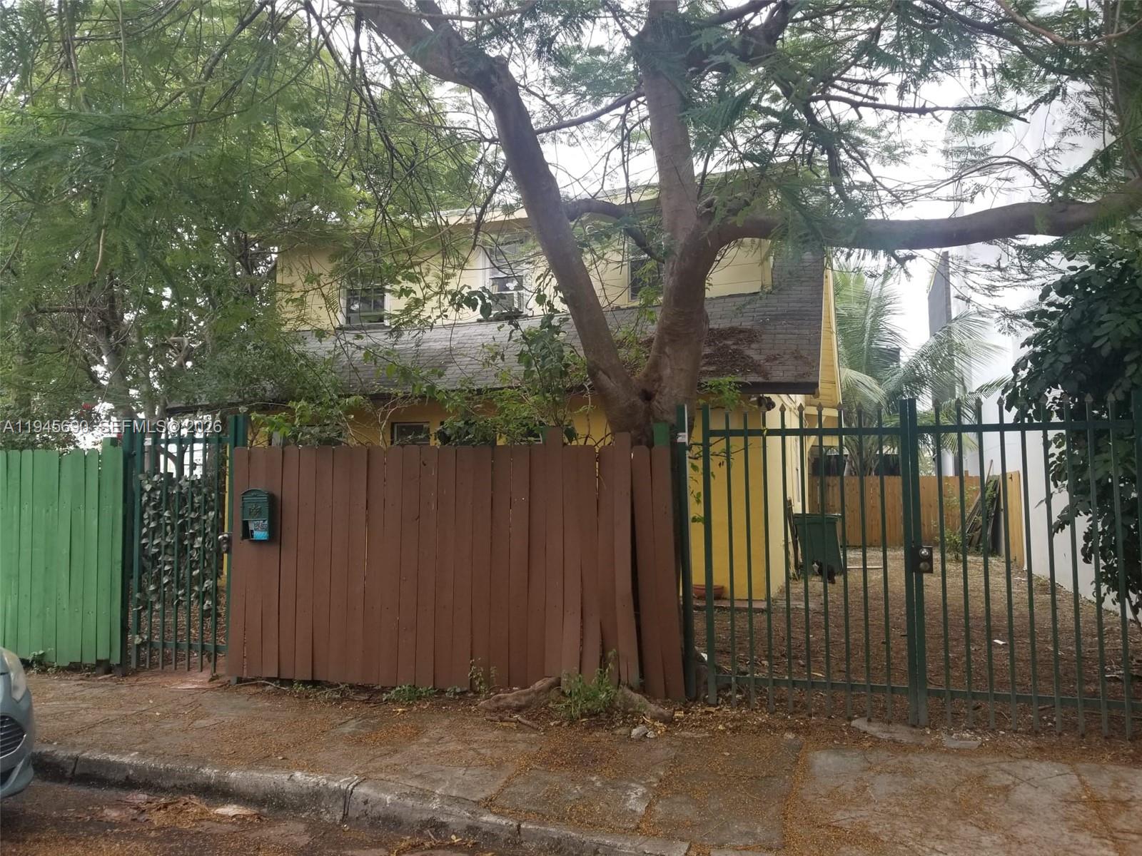 HIGHLAND PARK - Residential Income