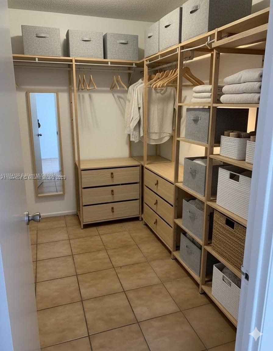 KENDALLWOOD VILLAS CONDO - Residential