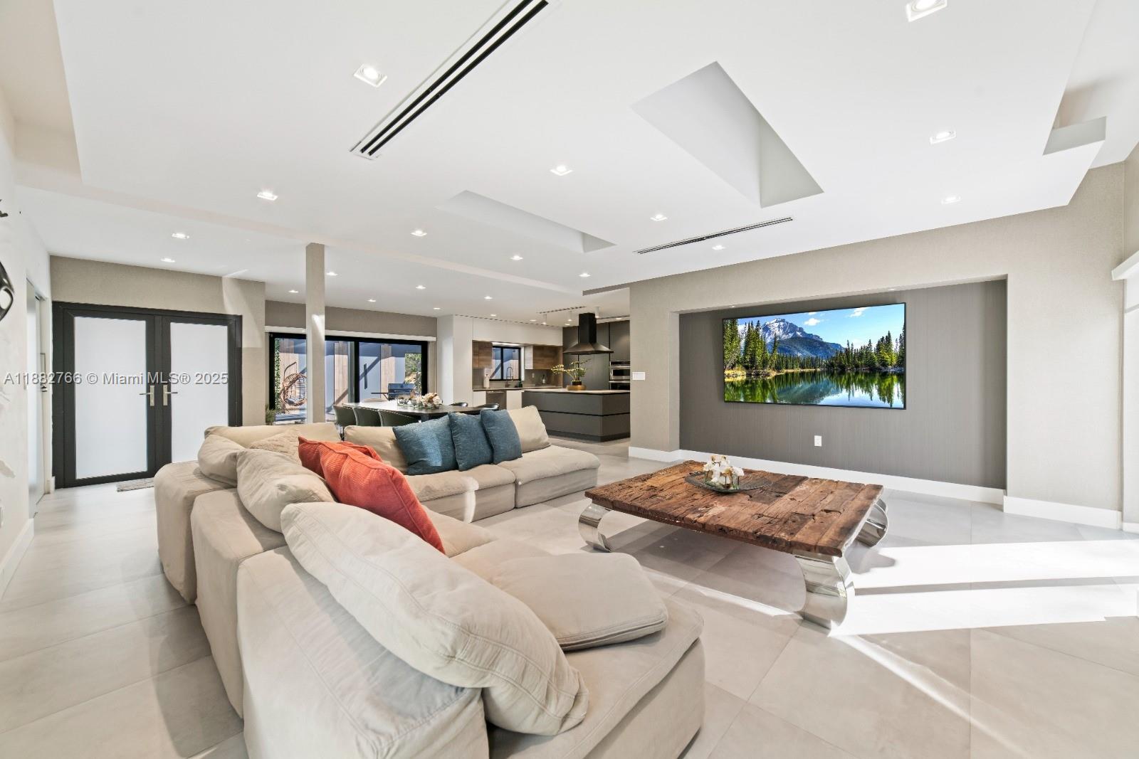OMNI ESTATES 2ND ADDN - Residential