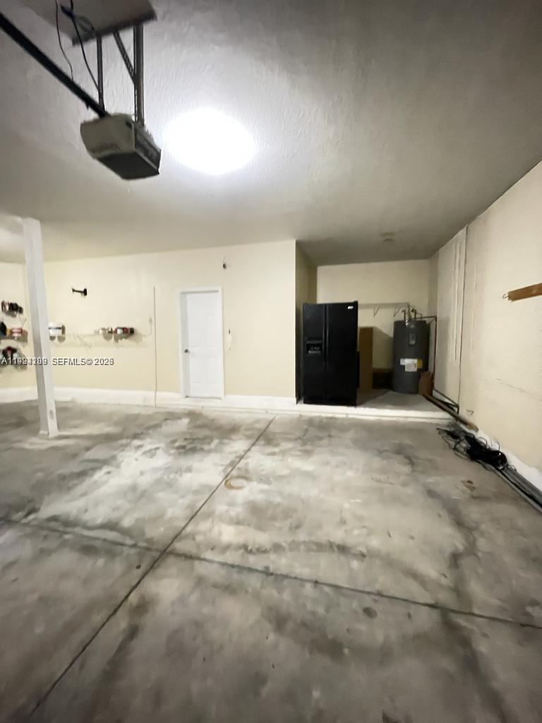 ISLES AT WESTON - Residential Lease