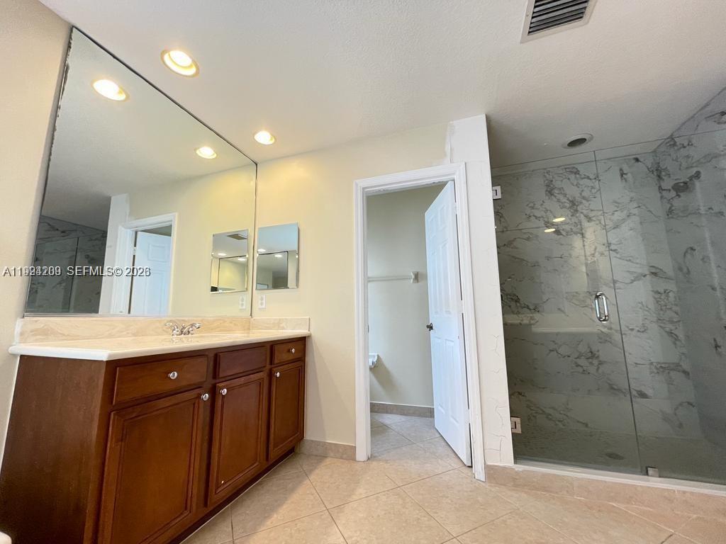 ISLES AT WESTON - Residential Lease