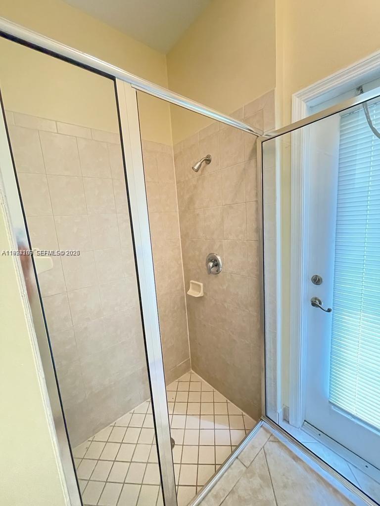 ISLES AT WESTON - Residential Lease