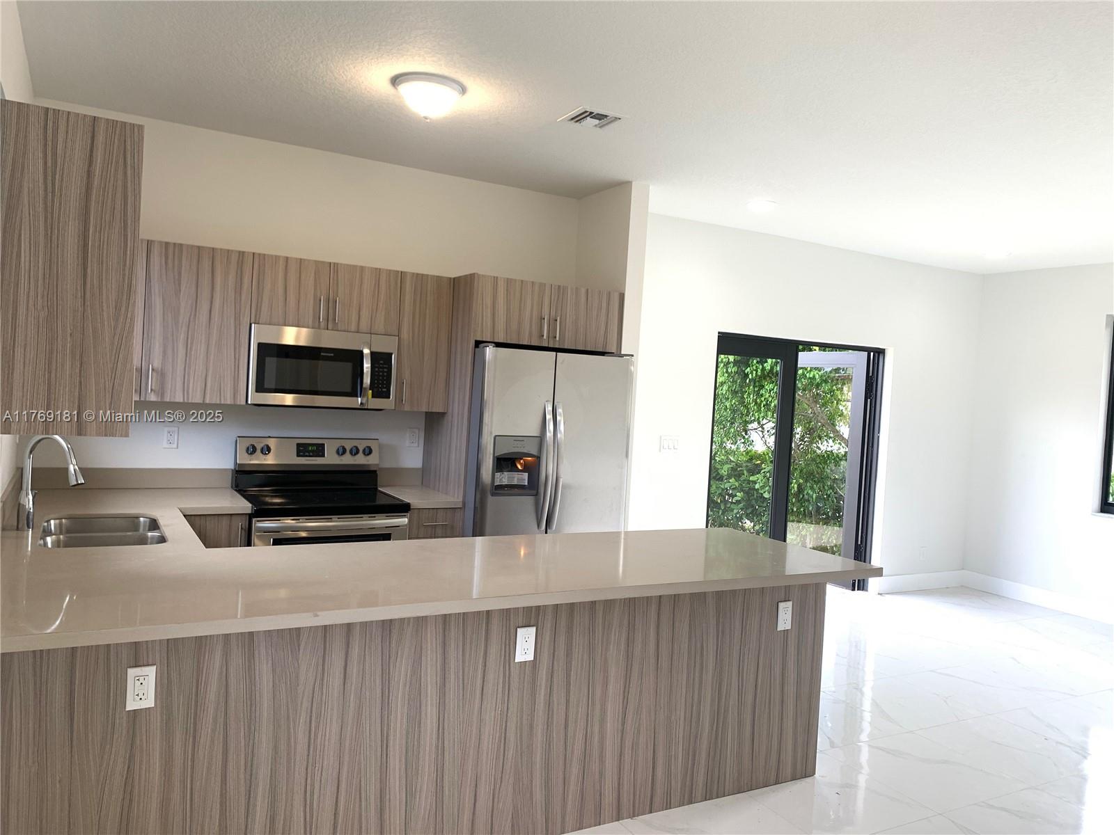 Rental Property at 211 Nw 7th Ct B, Hallandale Beach, Broward County, Florida - Bedrooms: 3 
Bathrooms: 2  - $2,850 MO.