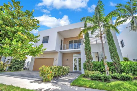 Photo of 7457 NW 101st Ave, Doral, FL 33178 (MLS # A11873713) Photo of 7457 NW 101st Ave, Doral, FL 33178 (MLS # A11873713)