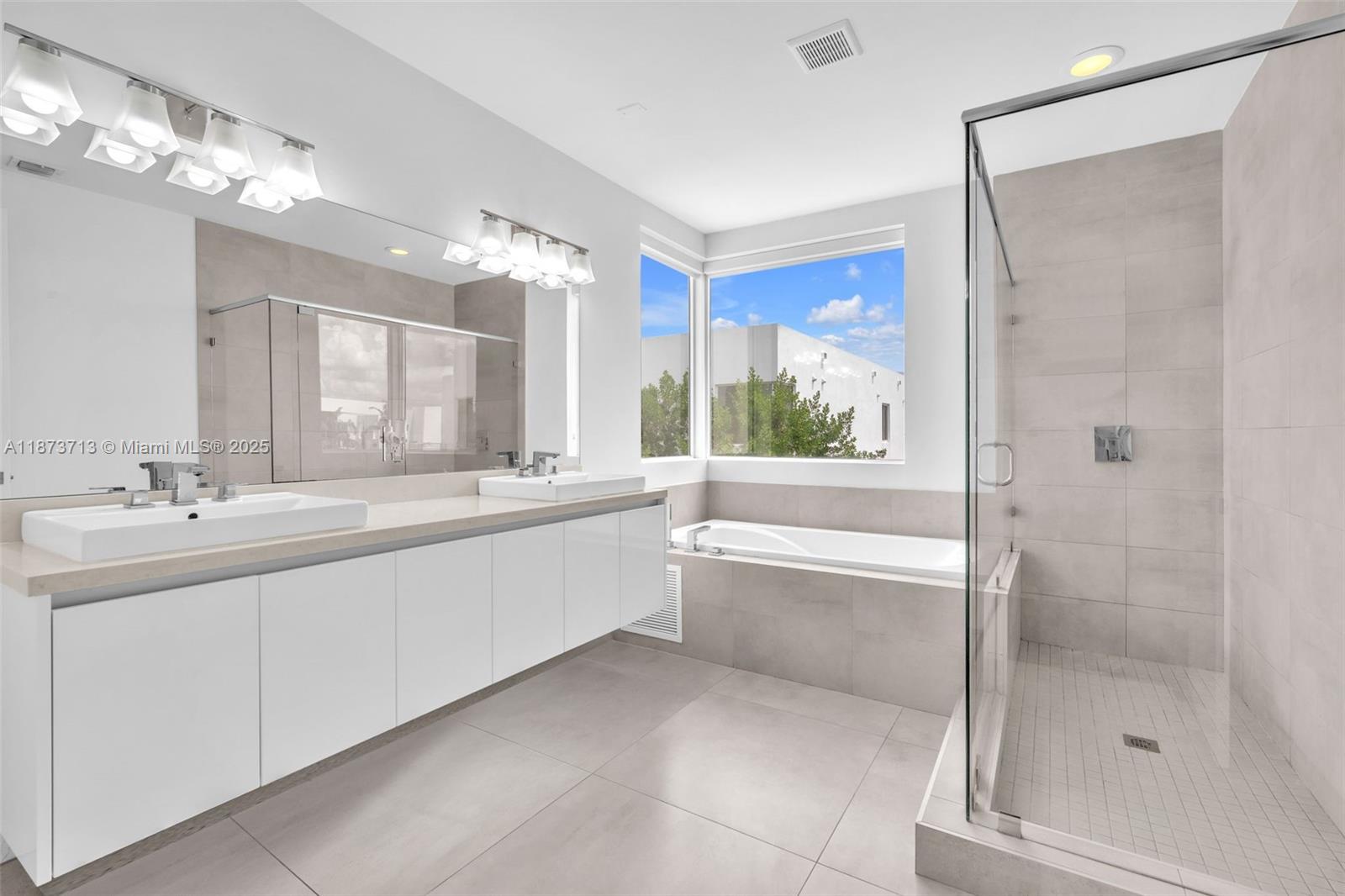 DORAL COMMONS RESIDENTIAL - Residential