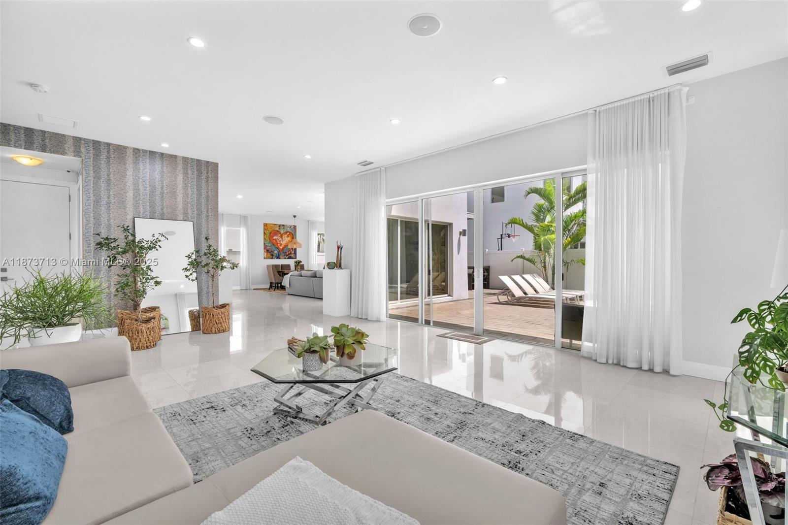 DORAL COMMONS RESIDENTIAL - Residential