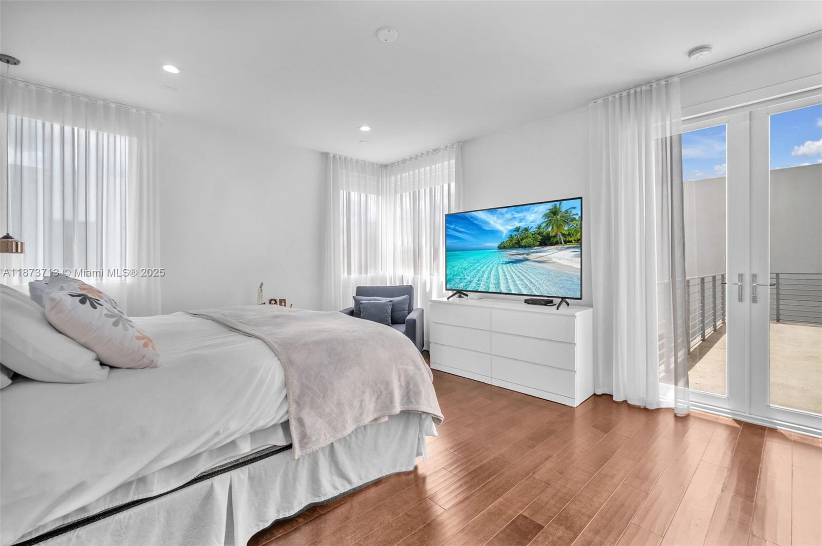 DORAL COMMONS RESIDENTIAL - Residential