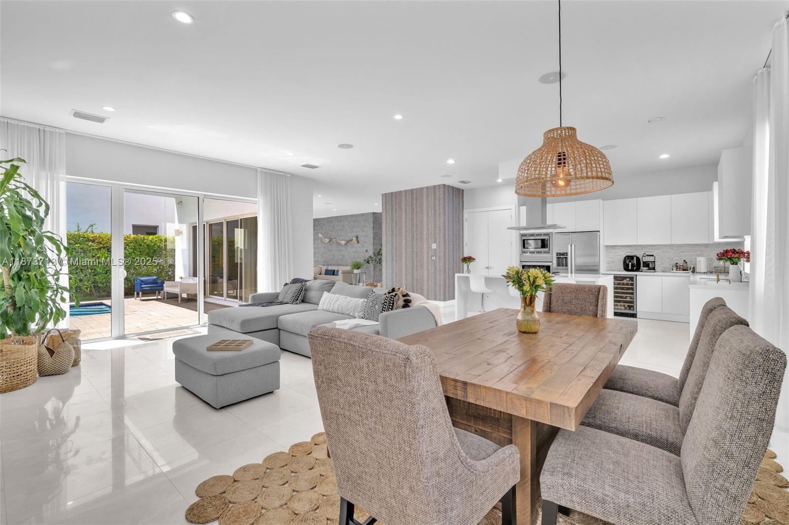 DORAL COMMONS RESIDENTIAL - Residential