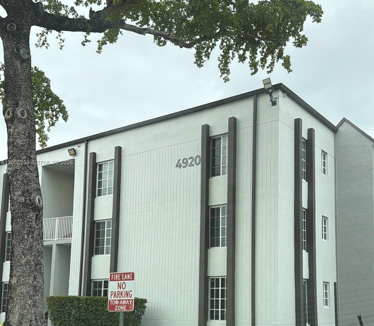 DORAL GARDENS II CONDO - Residential