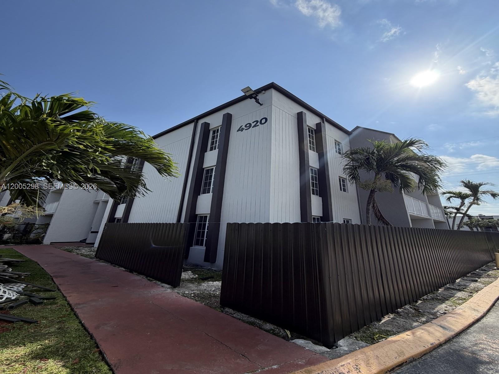 DORAL GARDENS II CONDO - Residential
