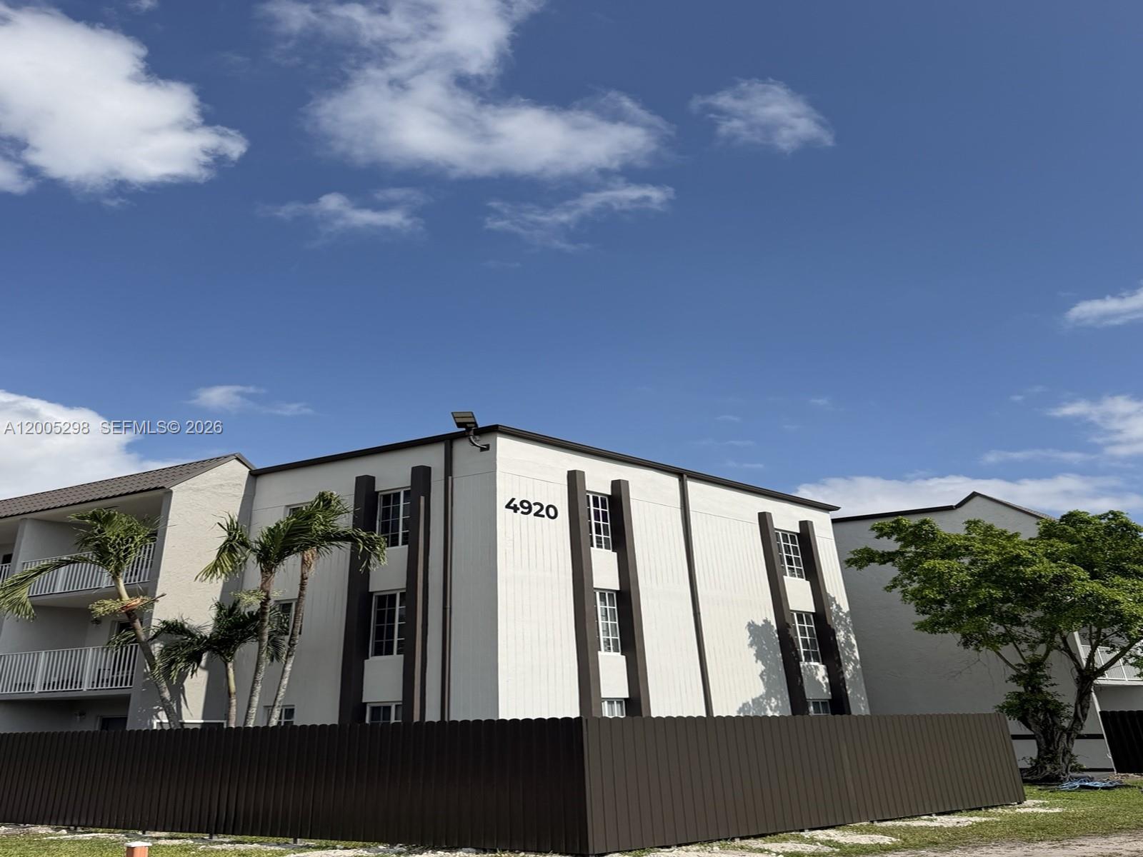 DORAL GARDENS II CONDO - Residential