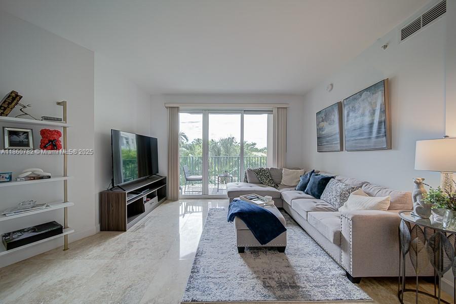 TURNBERRY VILLAGE SO TOWE - Residential