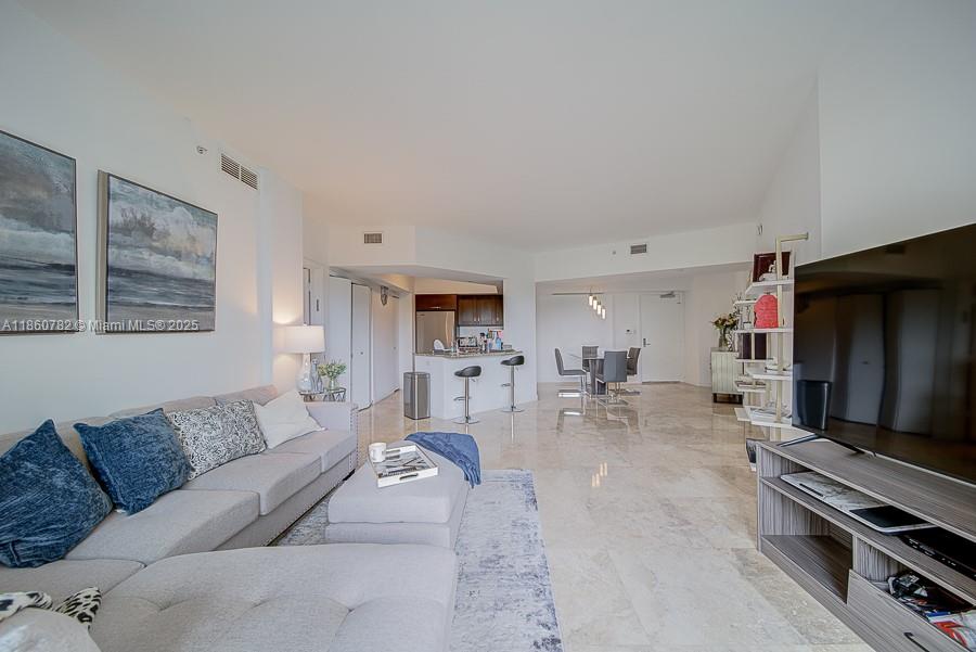 TURNBERRY VILLAGE SO TOWE - Residential