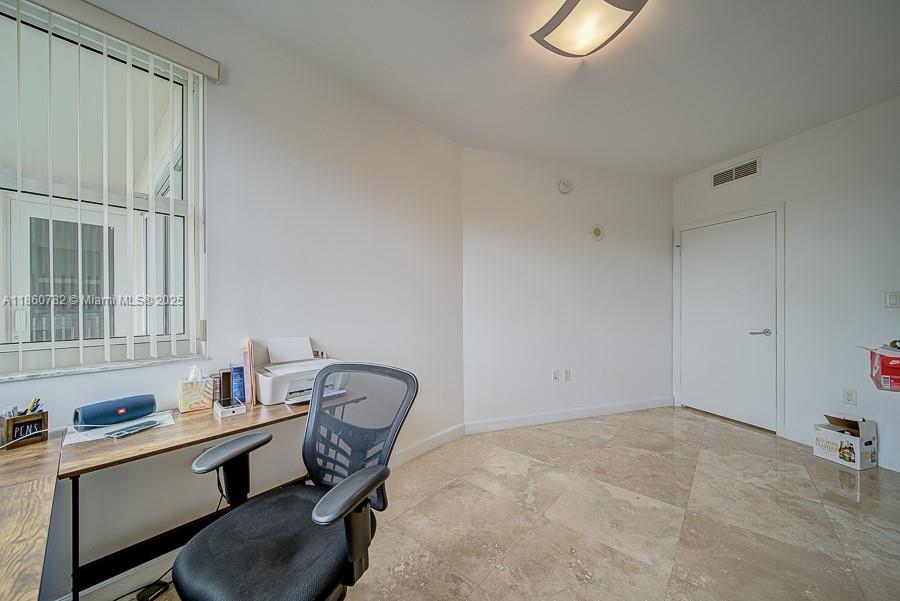 TURNBERRY VILLAGE SO TOWE - Residential