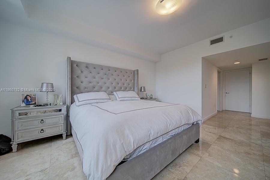 TURNBERRY VILLAGE SO TOWE - Residential