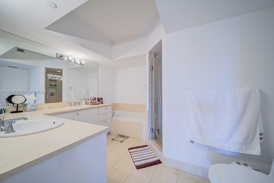 TURNBERRY VILLAGE SO TOWE - Residential