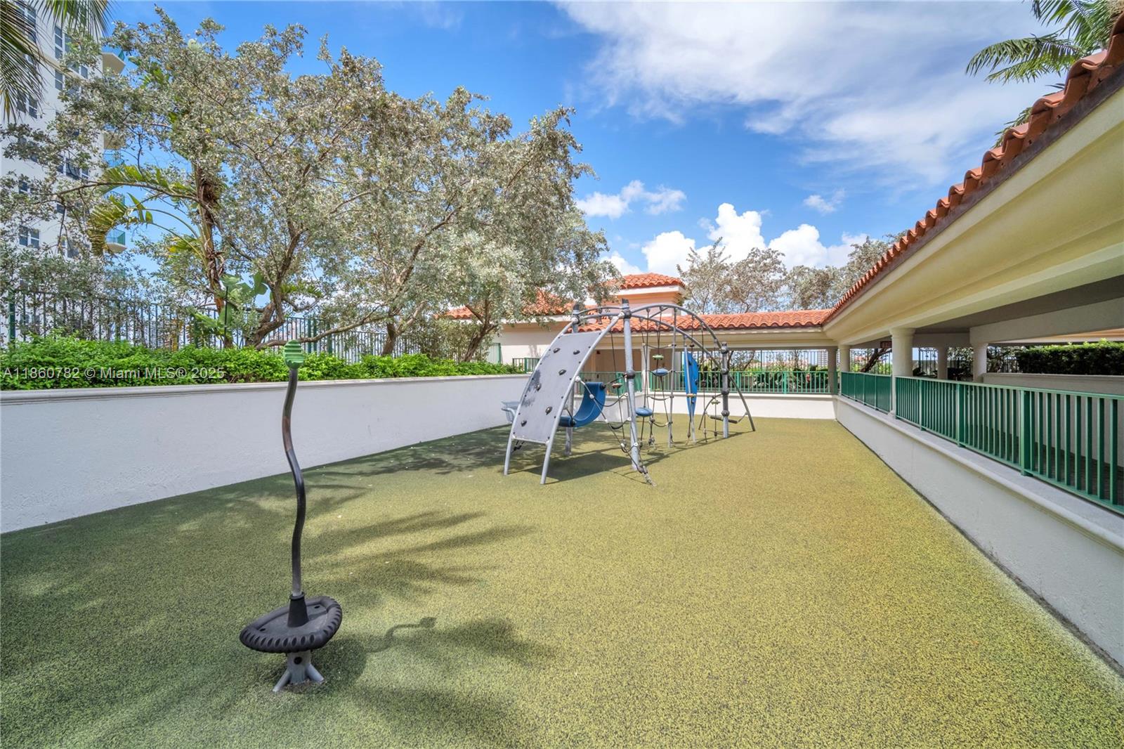 TURNBERRY VILLAGE SO TOWE - Residential