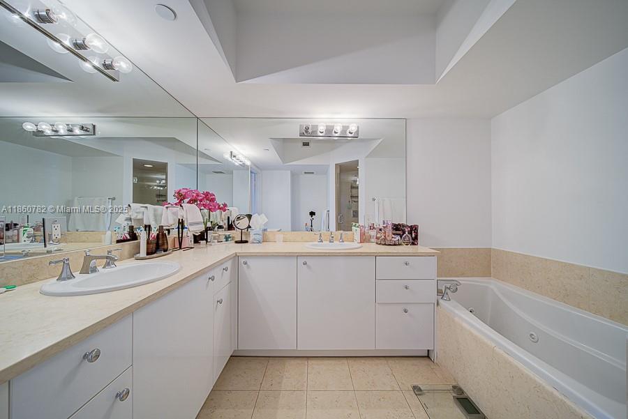 TURNBERRY VILLAGE SO TOWE - Residential