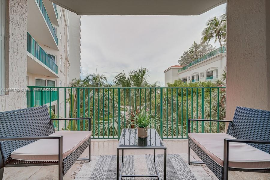 TURNBERRY VILLAGE SO TOWE - Residential