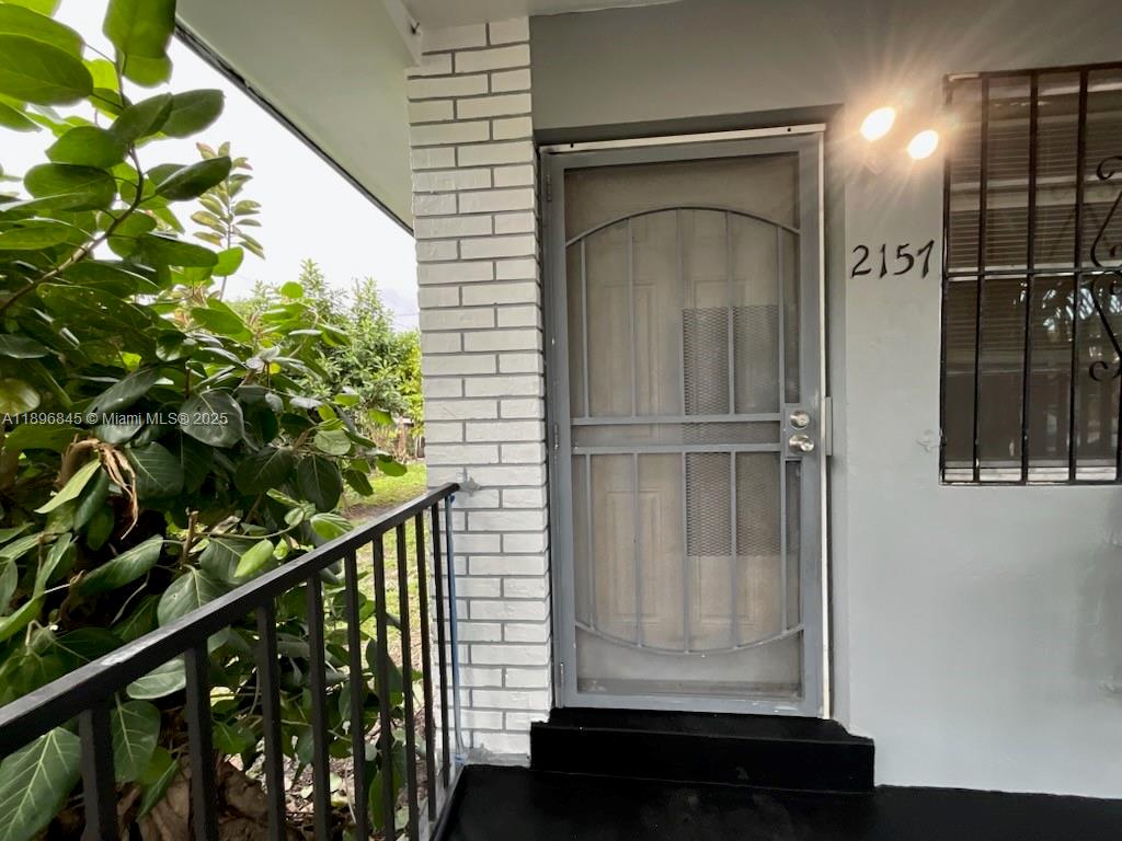 Welcome home to this beautifully refreshed 2-bedroom, 1-bathroom duplex that perfectly blends comfort and convenience in one of Miami’s fastest-growing neighborhoods! Come check out the freshly painted interior and exterior, giving the entire home a crisp, modern feel. Enjoy cool central air, your own washer/dryer hookups, and an off-street parking spot. Outside, relax or entertain in your partially fenced yard a great space to make your own. offering the best of both worlds: affordable living with all the essentials in a vibrant, up-and-coming community. Close to Bus Line and Schools