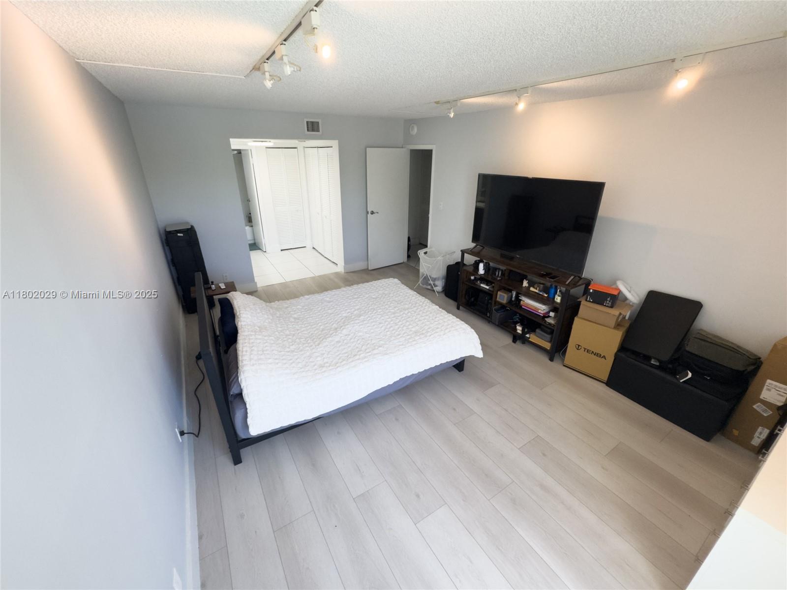 ARLEN HOUSE EAST CONDO - Residential