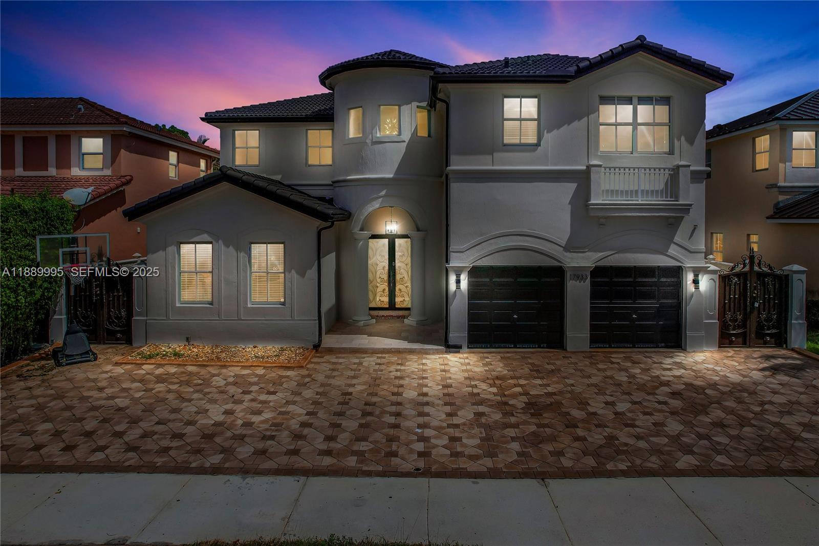 CENTURY GARDENS - Residential