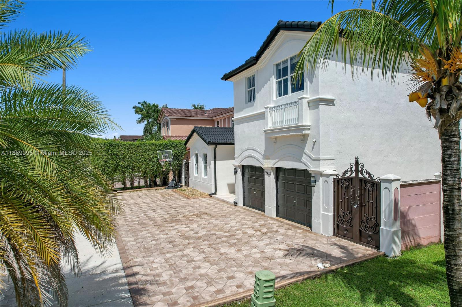 CENTURY GARDENS - Residential