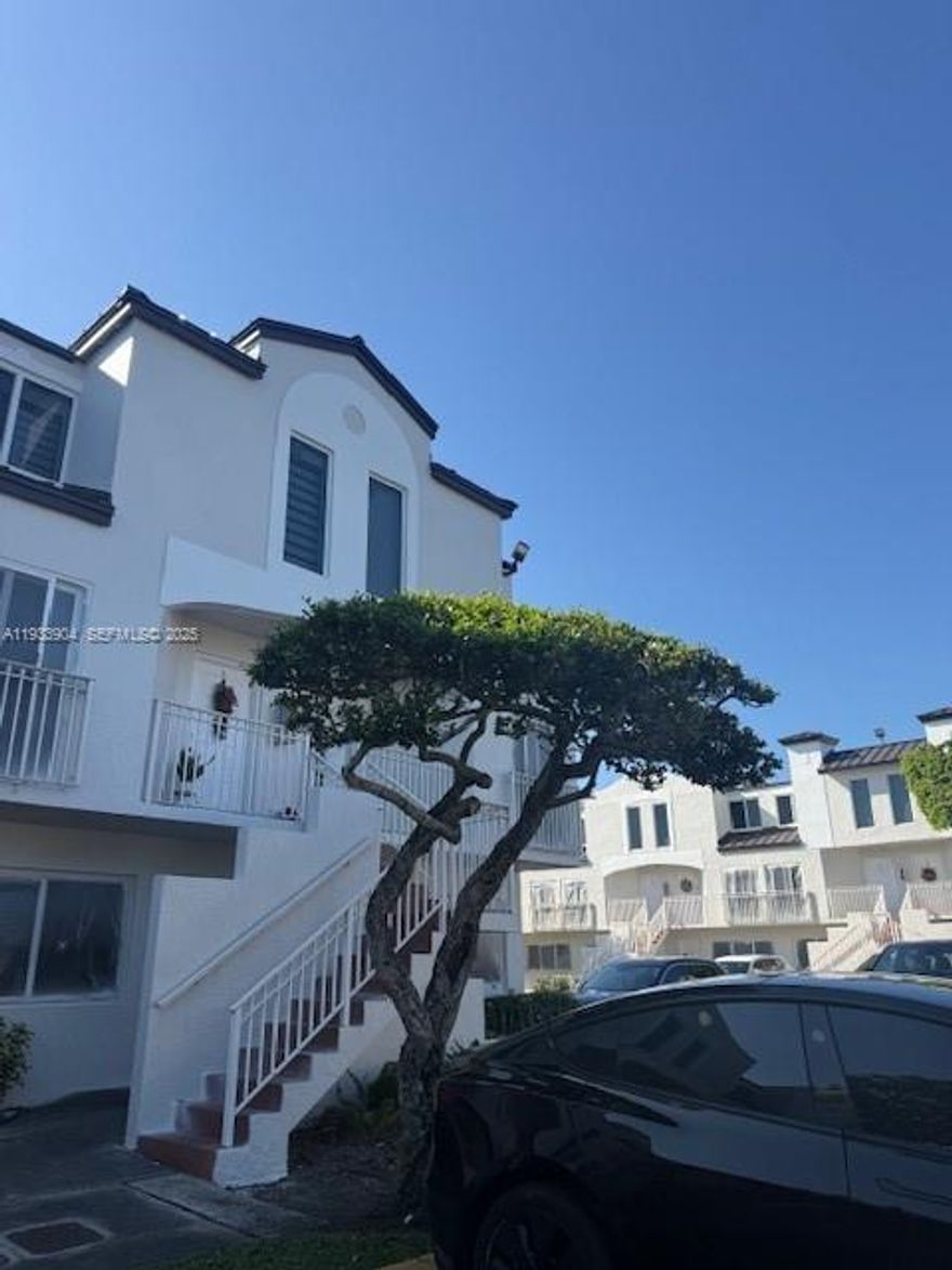 Great unit, building is currently being freshly painted, new metal roof has been installed, large bedrooms, walk in closets, outdoor balcony, club house with pool, and kids pool. kitchen has been updated.