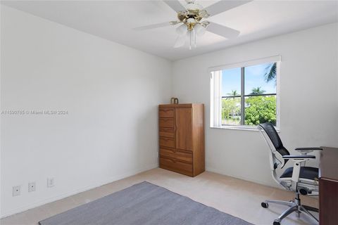 Single Family Residence in Weston FL 4032 Pinewood Ln Ln 23.jpg