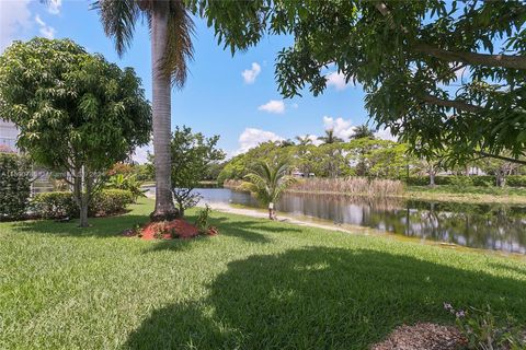 Single Family Residence in Weston FL 4032 Pinewood Ln Ln 33.jpg