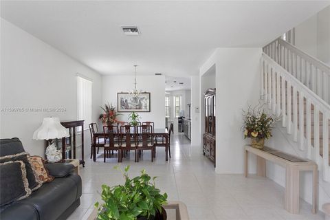 Single Family Residence in Weston FL 4032 Pinewood Ln Ln 4.jpg