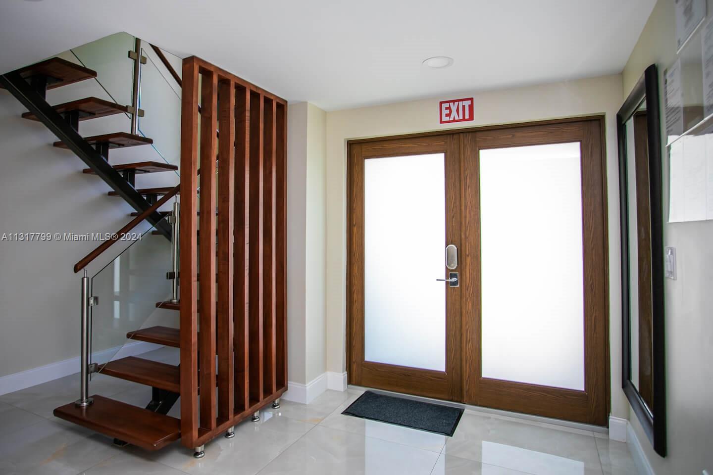 HOLLYWOOD LAKES SECTION - Residential Lease