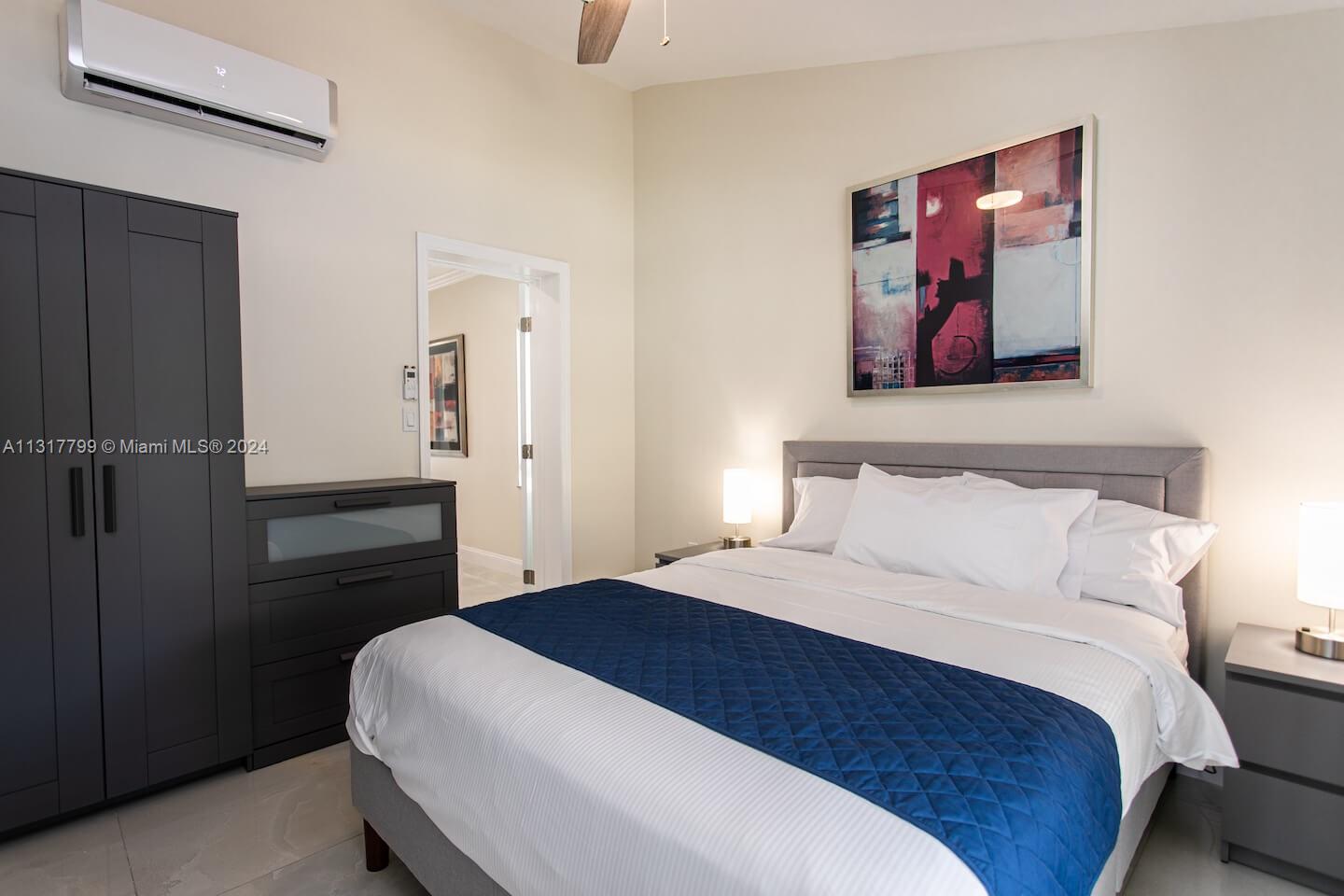 HOLLYWOOD LAKES SECTION - Residential Lease