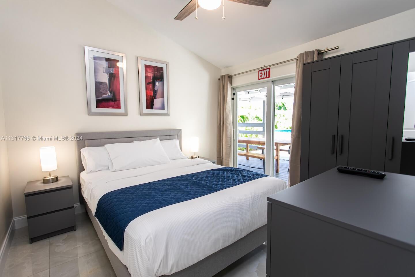 HOLLYWOOD LAKES SECTION - Residential Lease