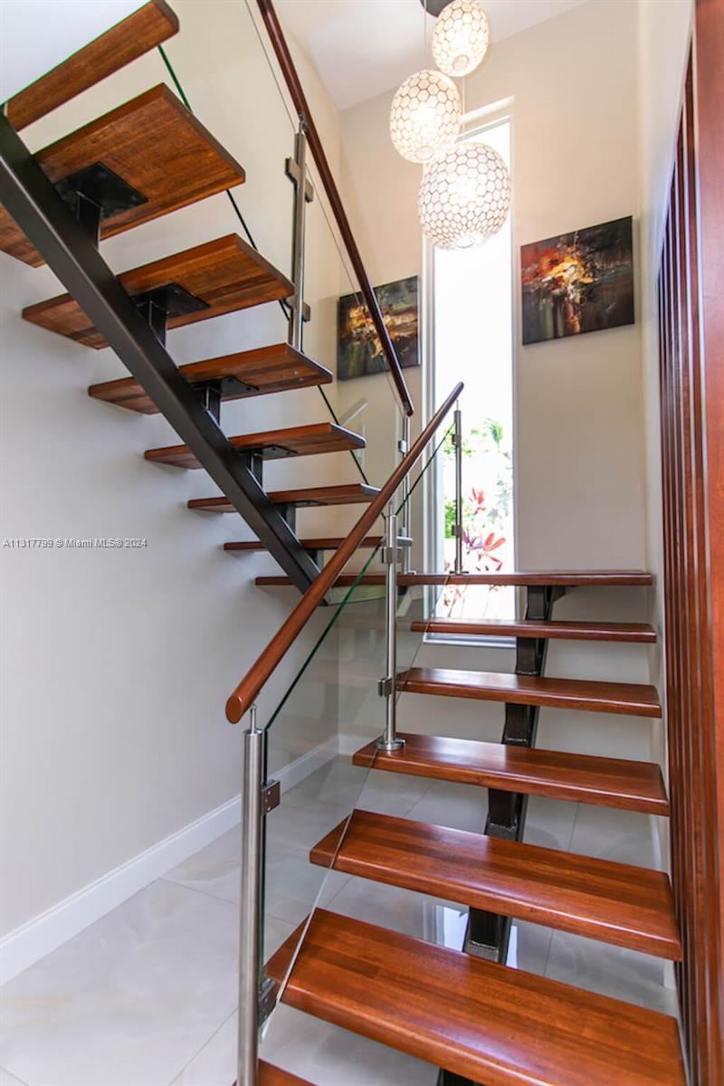 HOLLYWOOD LAKES SECTION - Residential Lease