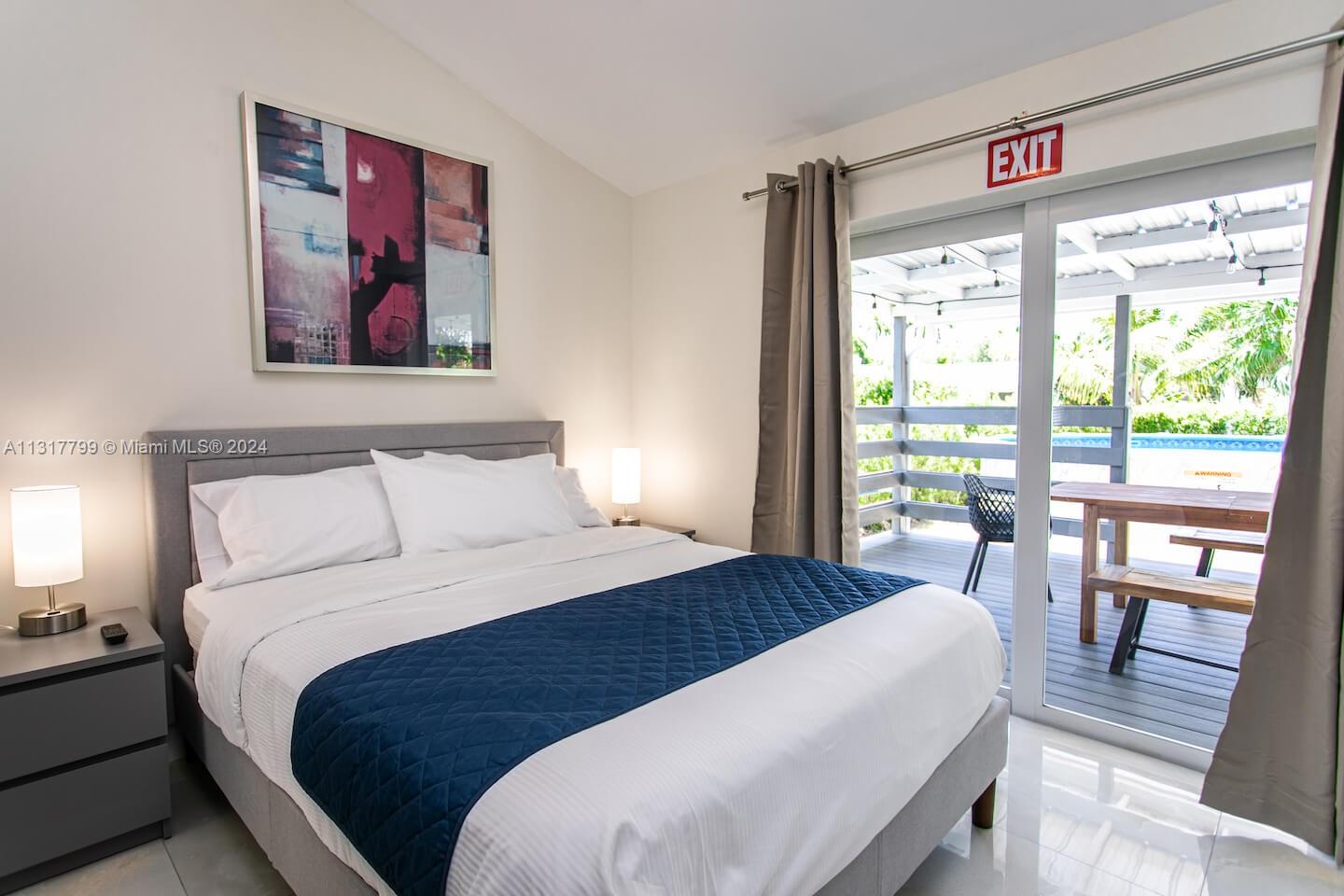 HOLLYWOOD LAKES SECTION - Residential Lease