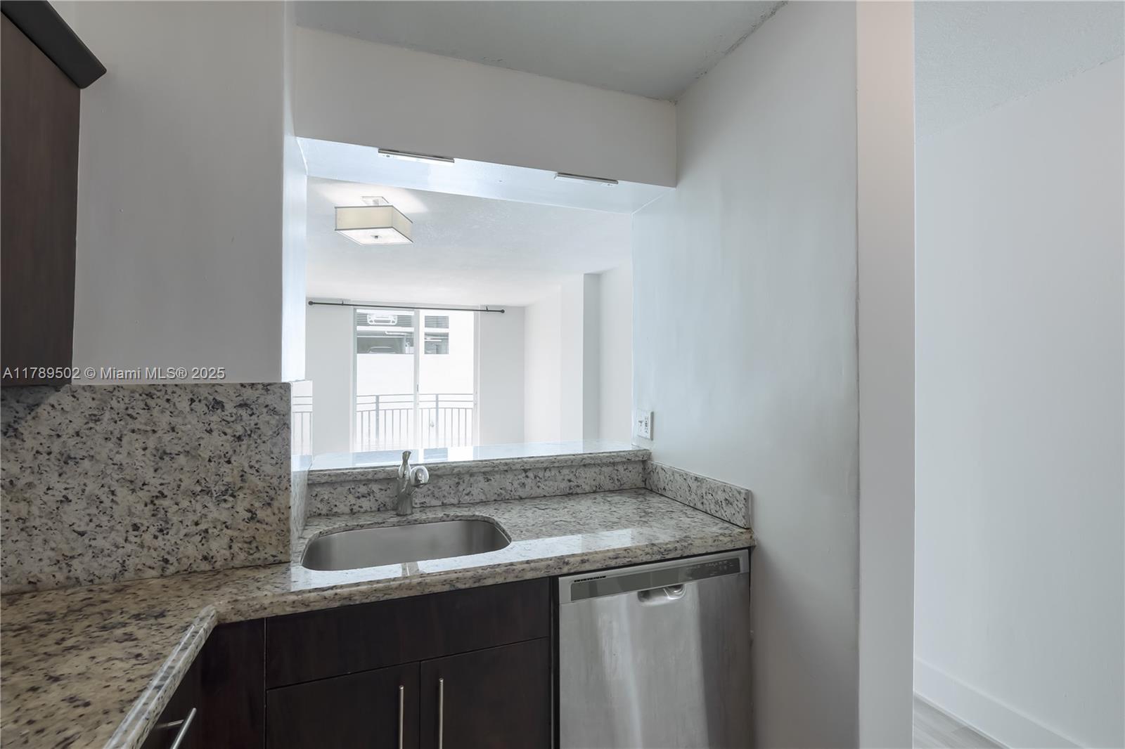 501 SW 1st St 307
