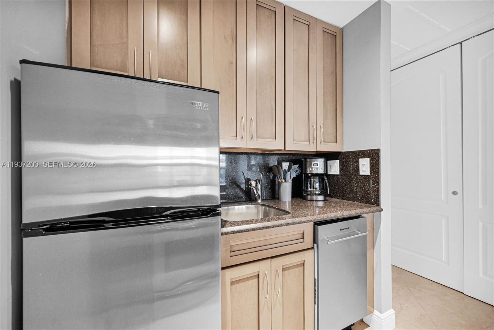 PARLIAMENT HOUSE CONDO - Residential