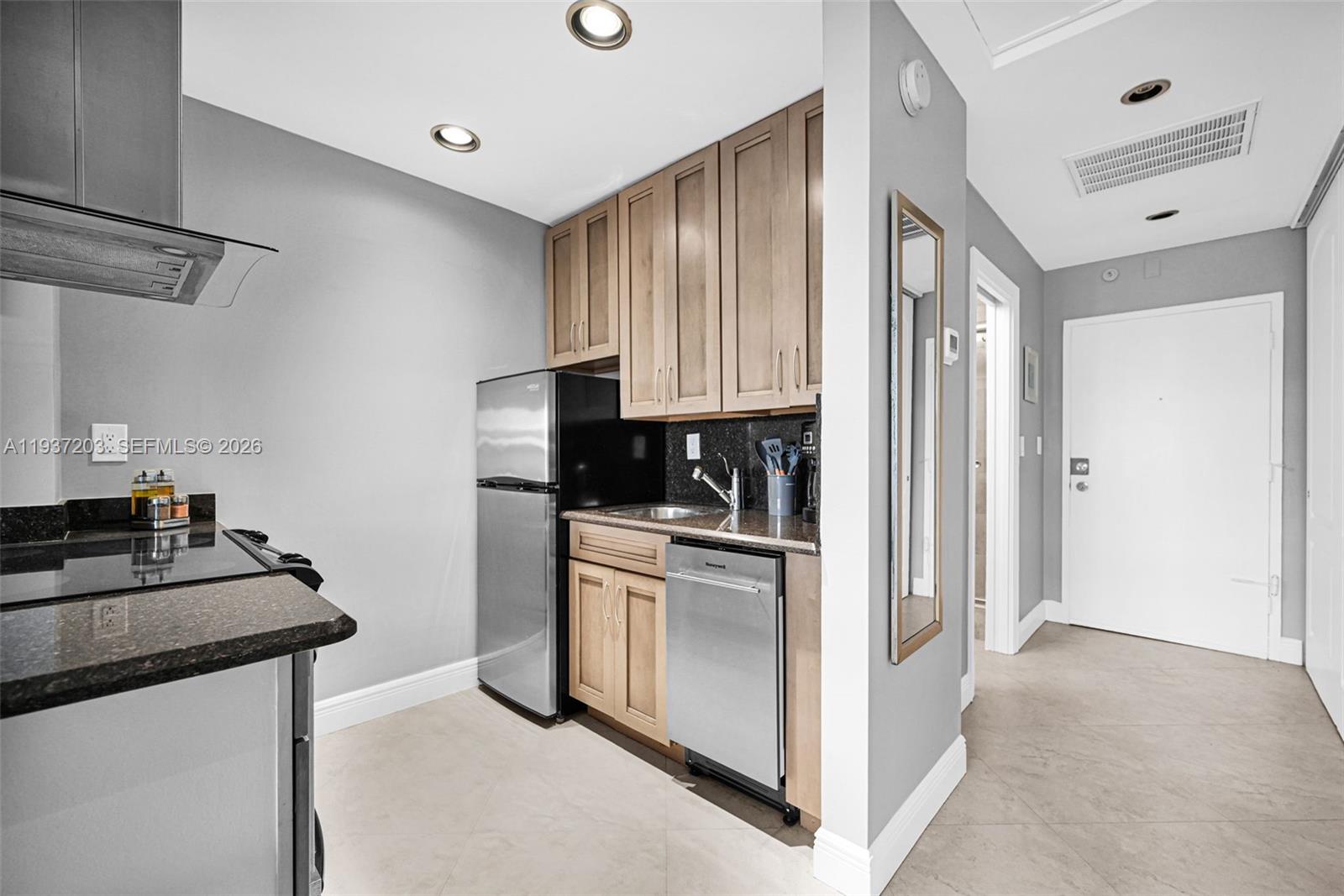 PARLIAMENT HOUSE CONDO - Residential