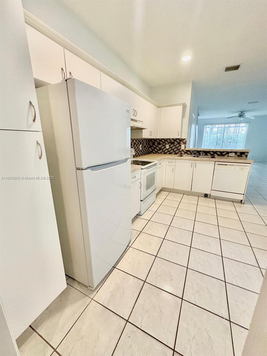 SAN SIMEON SECTORS 8 9 10 - Residential Lease