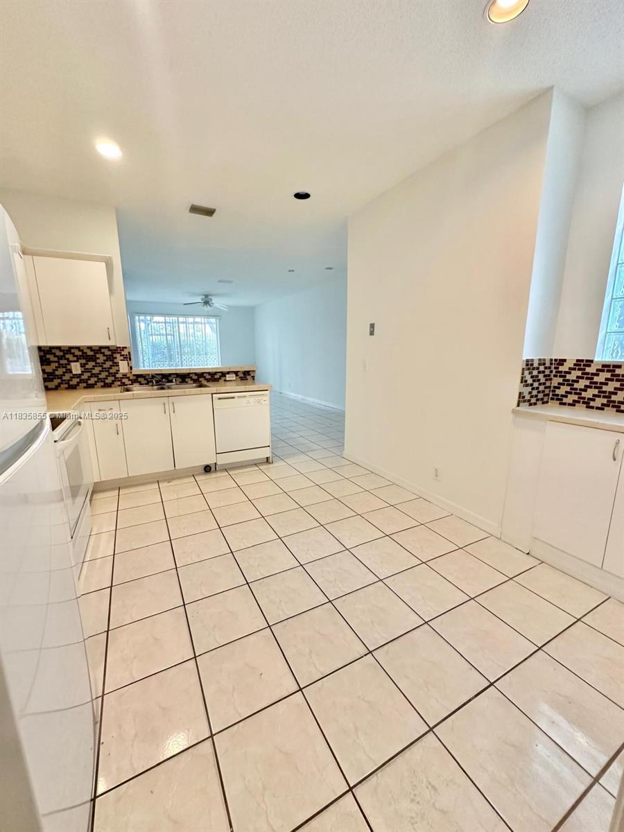 SAN SIMEON SECTORS 8 9 10 - Residential Lease