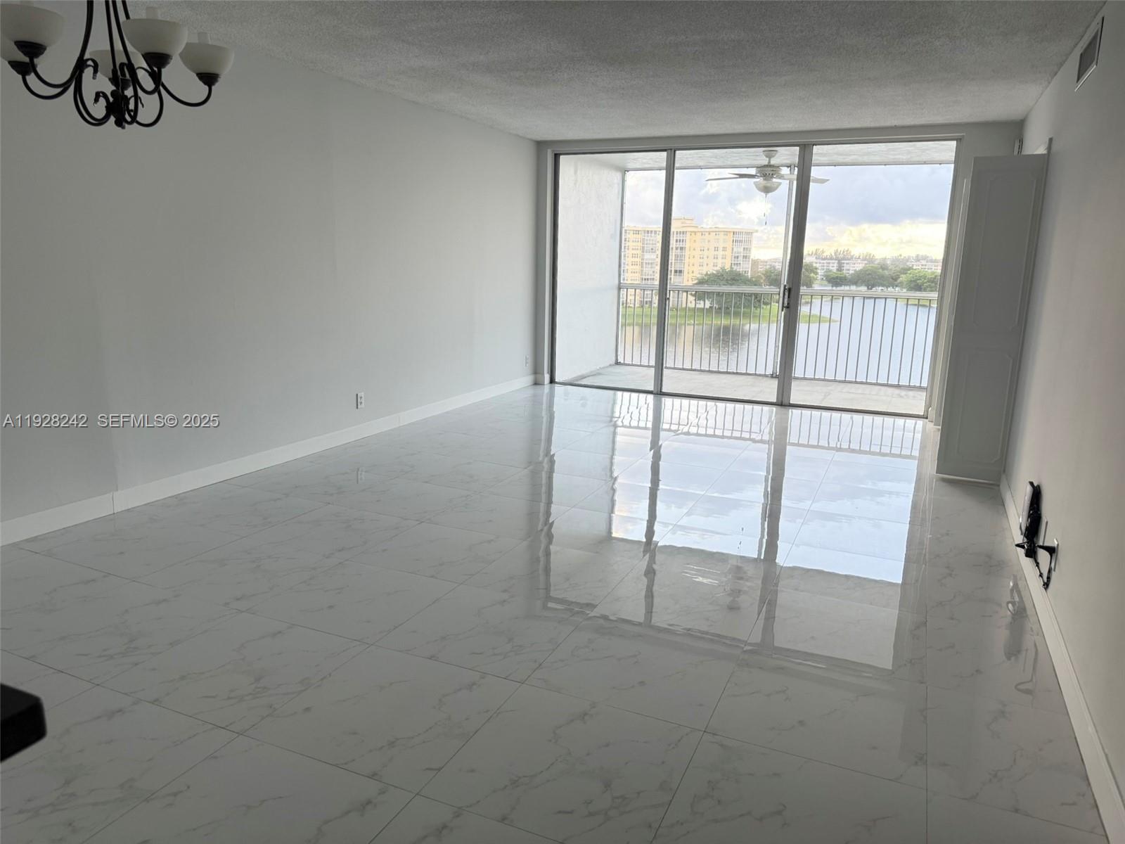 NO 49 PALM-AIRE COUNTRY C - Residential Lease